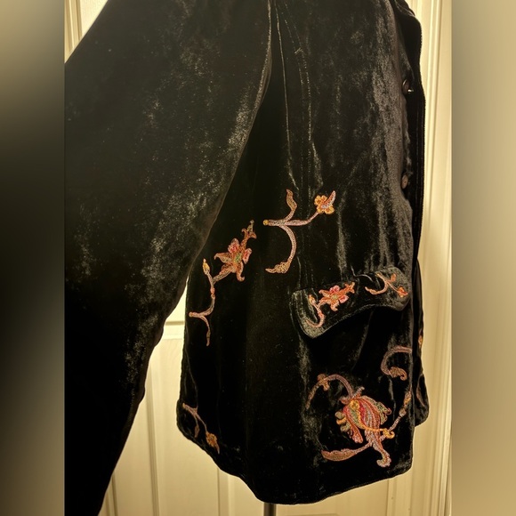 J JILL Women’s Black Embroidered Velvet Jacket Blazer Pockets BOHO - Picture 9 of 15